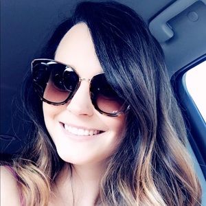 Meet your Posher, Stacy